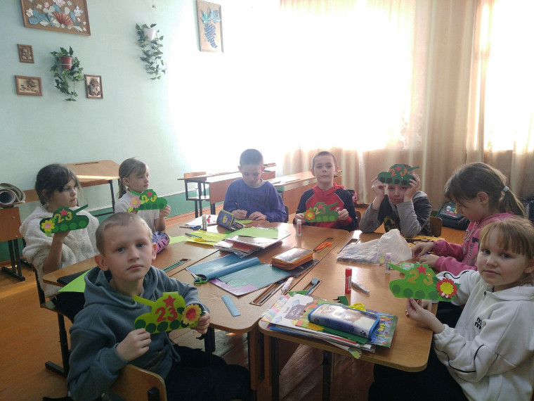 Праздник 23 февраля в школе.